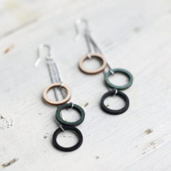 Wooden hanging earrings with rings in wood black and green