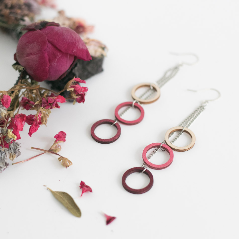 Ray wooden earrings burgundy and rose colour