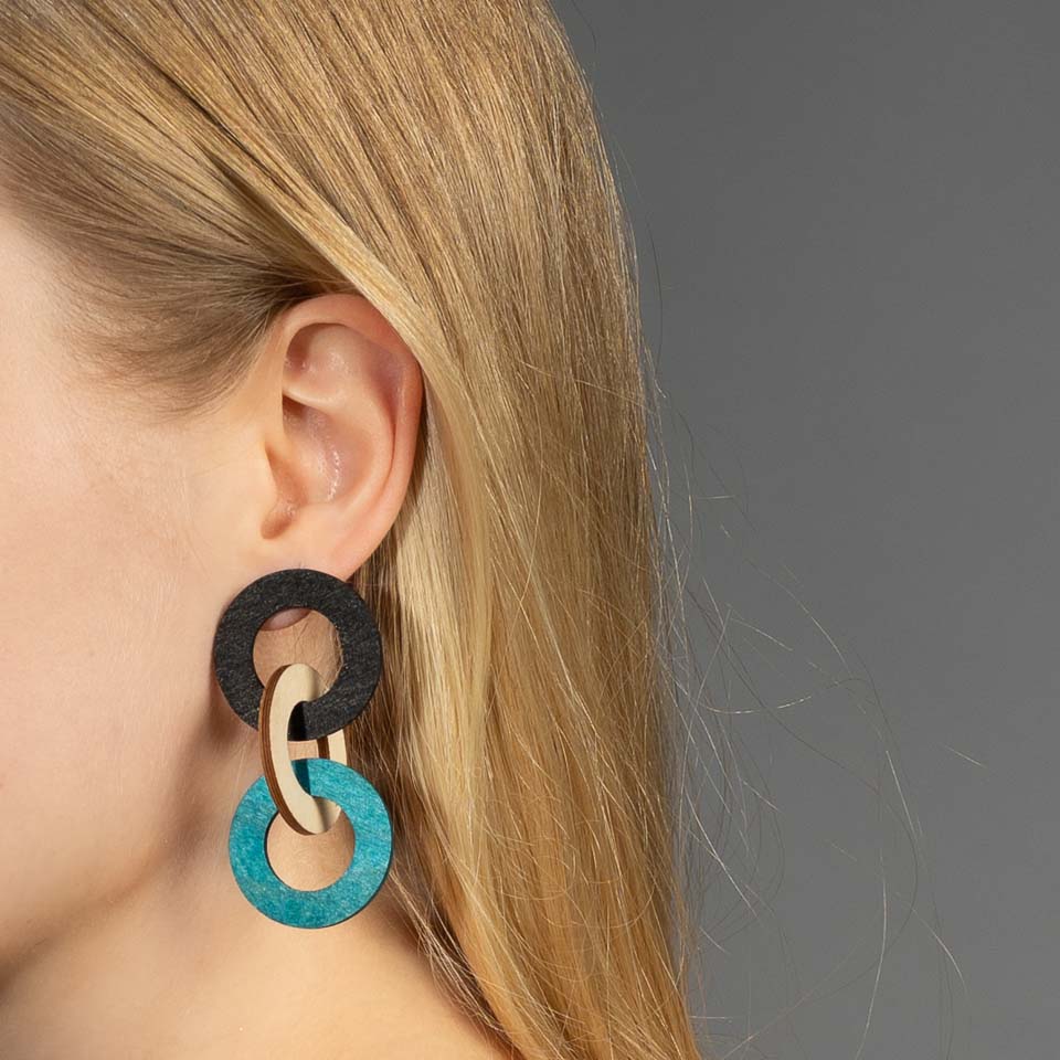 Wooden chain earring and ear