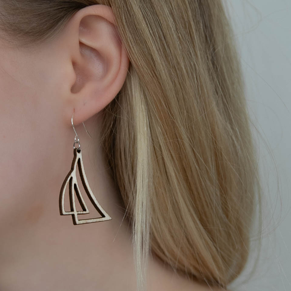 Purje-korvakoru korvassa lähikuva